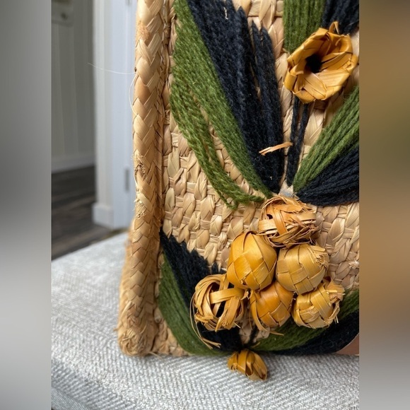 Vintage Straw Travel Bag Woven Tote Rattan Rustic Floral Turnlock Carry All - Picture 7 of 8